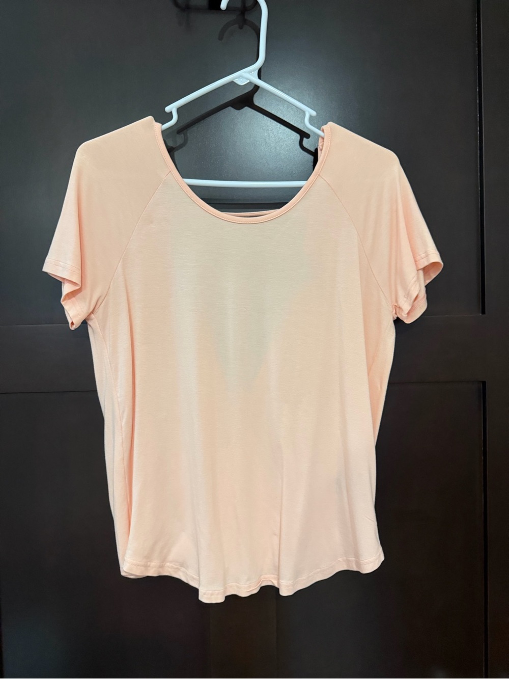 Buckle Peach Short-Sleeve Scoop Neck Tee